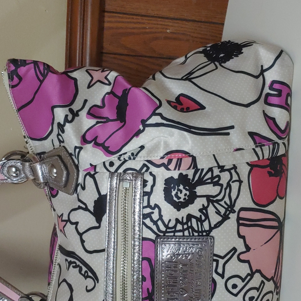 Coach Poppy Petal Floral Rocker Large Shoulder Bag - Picture 6 of 17